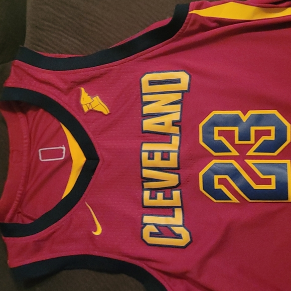Lebron James Cavs Jersey - Picture 1 of 3